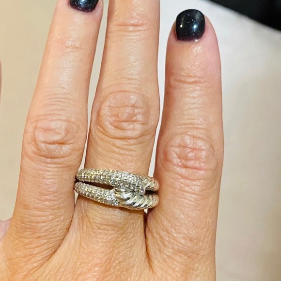 Beautiful Twisted Silver and Diamond Ring - Picture 5 of 8